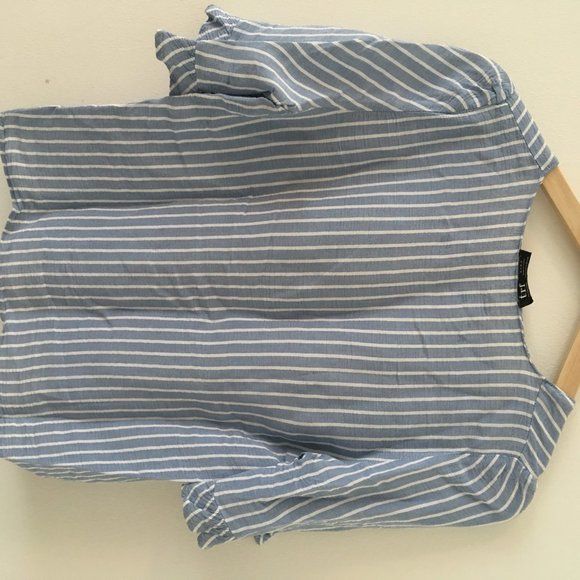 Zara TRF Cropped Blouse with Frill Sleeves - Picture 2 of 2